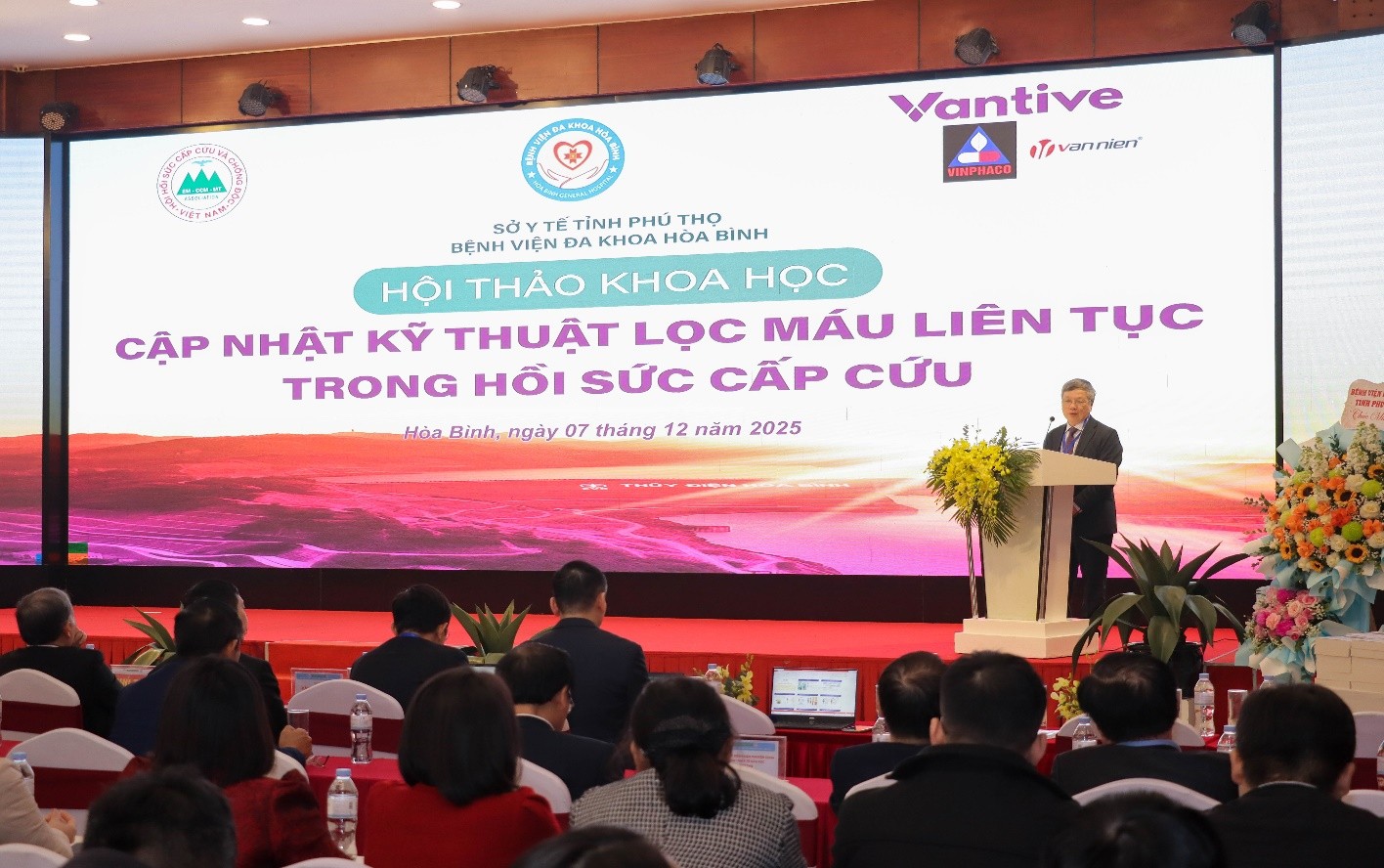  Hội thảo khoa học “Cập nhật kỹ thuật lọc máu liên tục trong hồi sức cấp cứu”